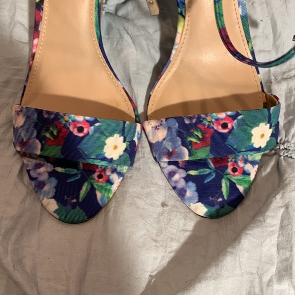 NEW Vince Camuto Celia Heels🔥 - Picture 3 of 10